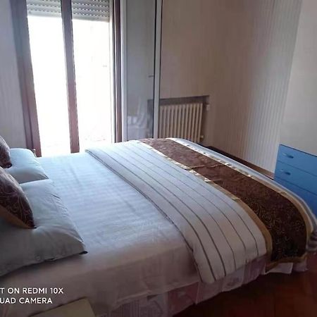 Linda'S Apparment Rooms Mestre Bagian luar foto