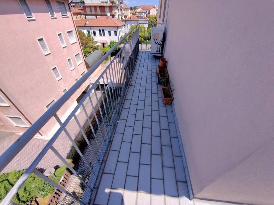 Linda'S Apparment Rooms Mestre Bagian luar foto