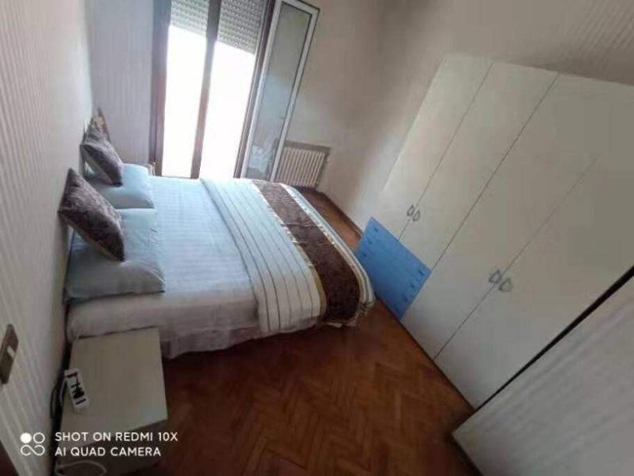 Linda'S Apparment Rooms Mestre Bagian luar foto