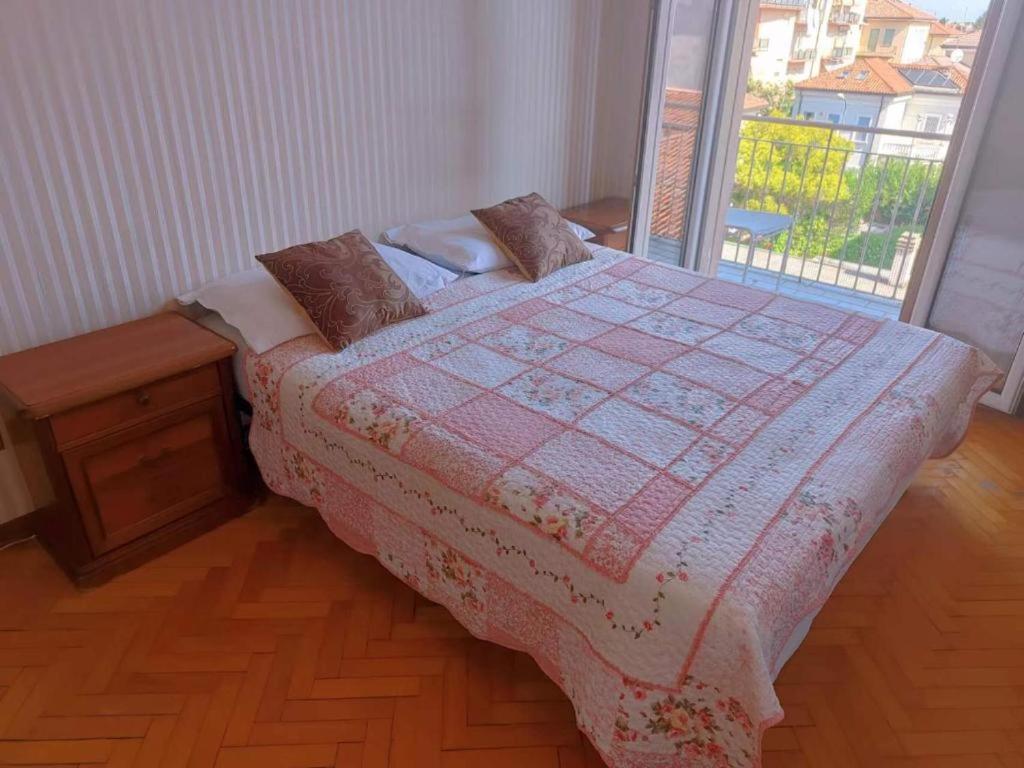 Linda'S Apparment Rooms Mestre Bagian luar foto